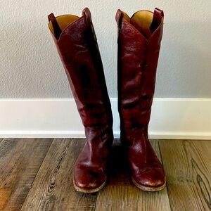 Frye Carson Lug boot - size 7